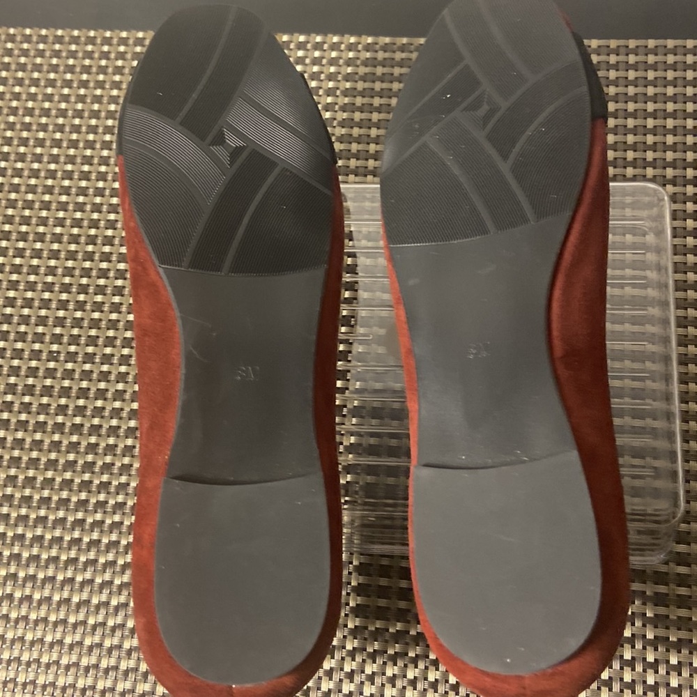 Array Suede Flats Nwot - image 5